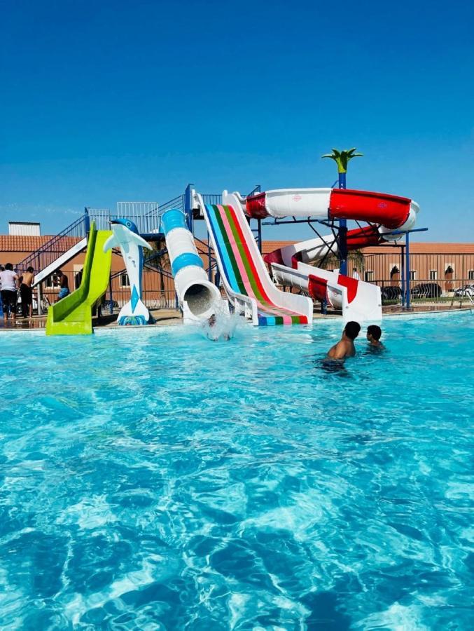 Hotel & Resort Golden Marina Janbu Kültér fotó
