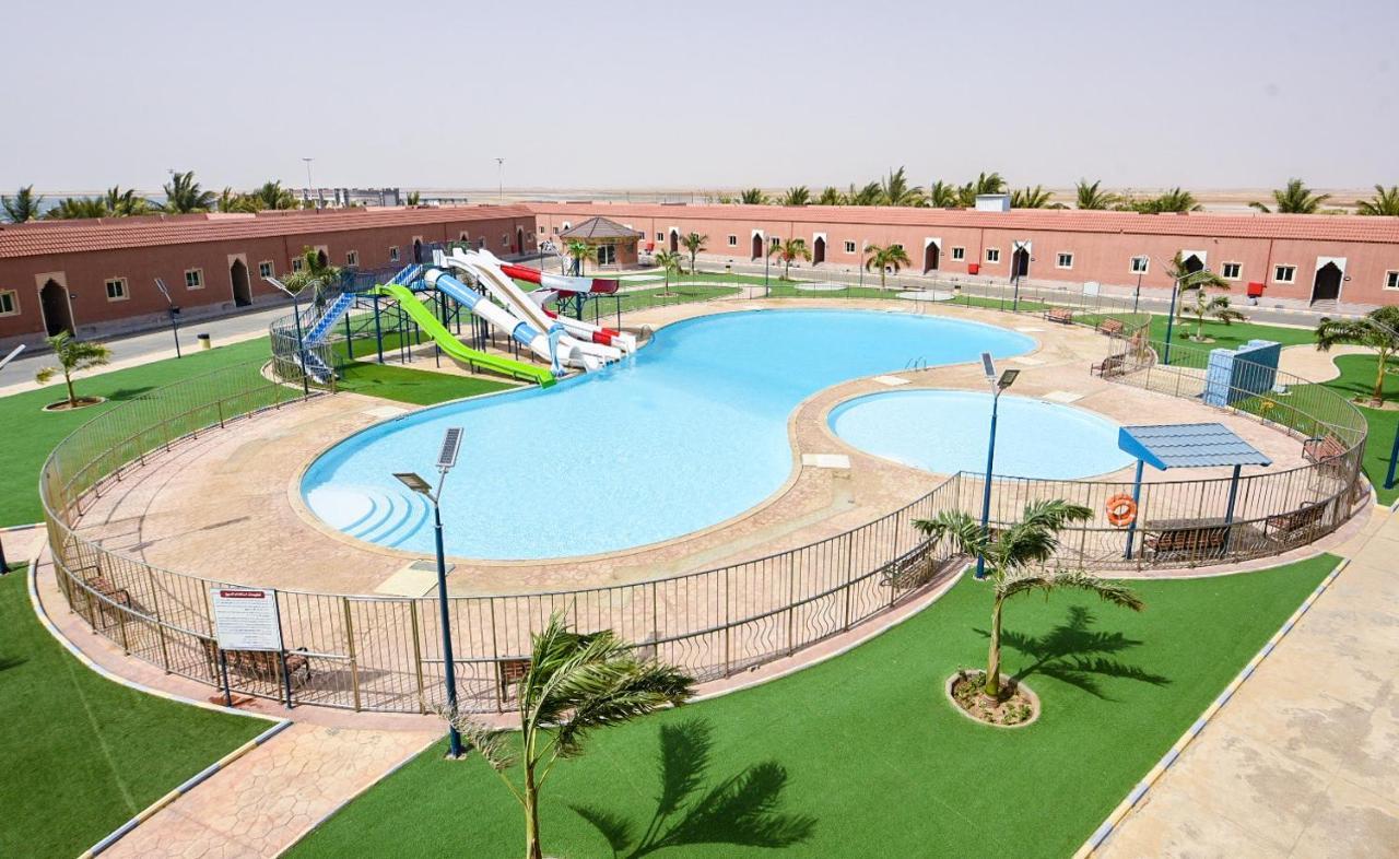 Hotel & Resort Golden Marina Janbu Kültér fotó