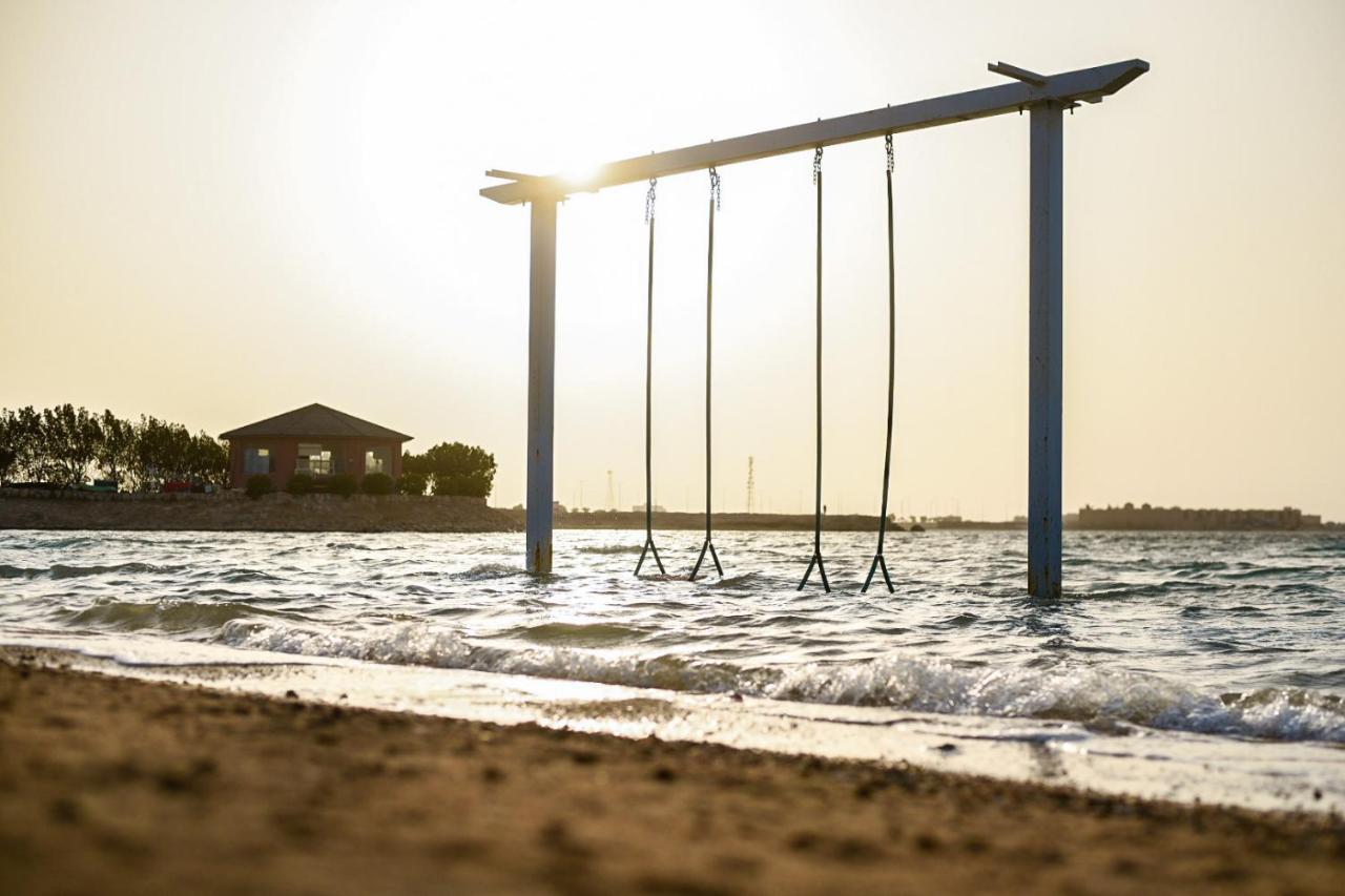 Hotel & Resort Golden Marina Janbu Kültér fotó