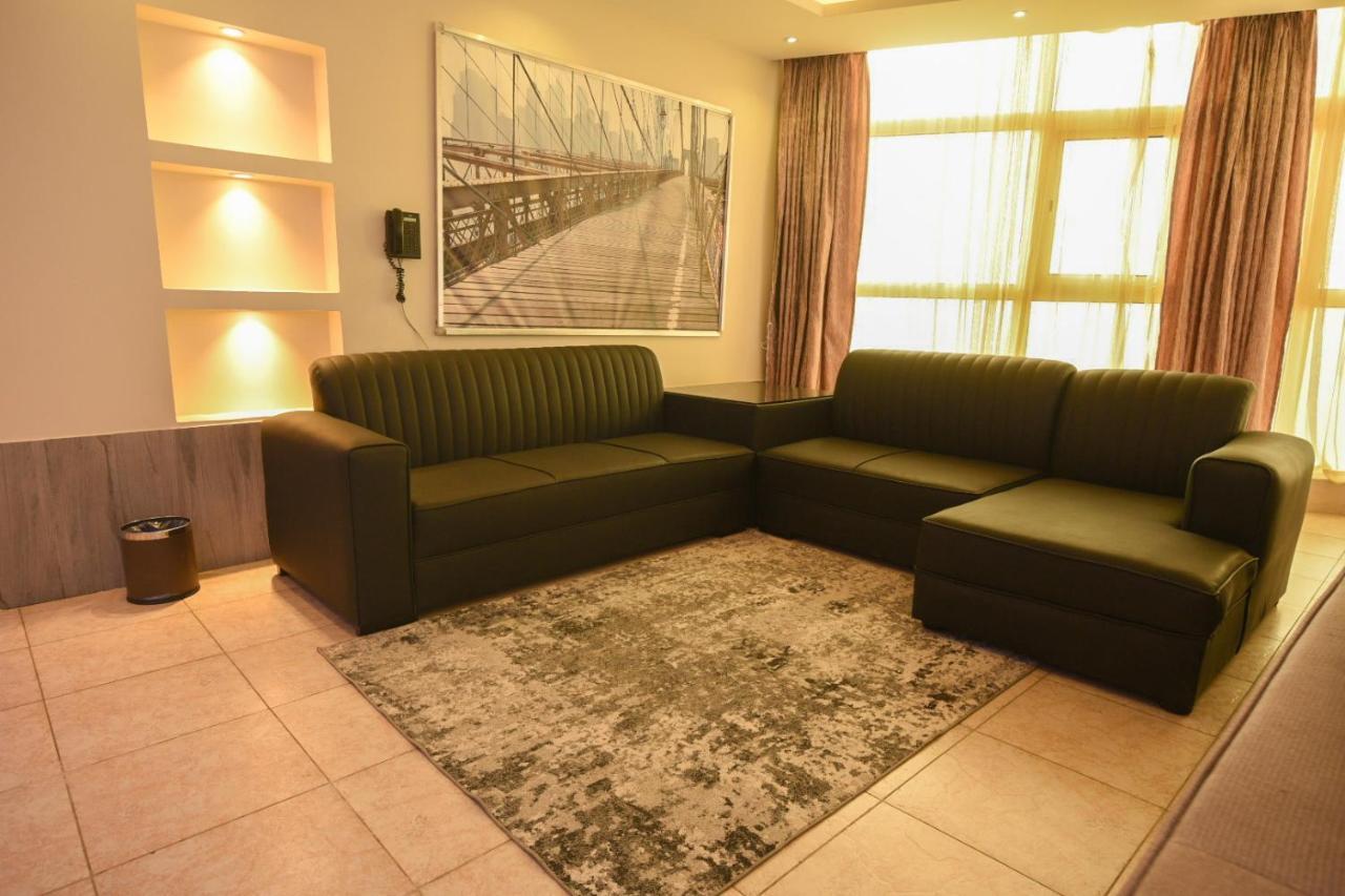 Hotel & Resort Golden Marina Janbu Kültér fotó