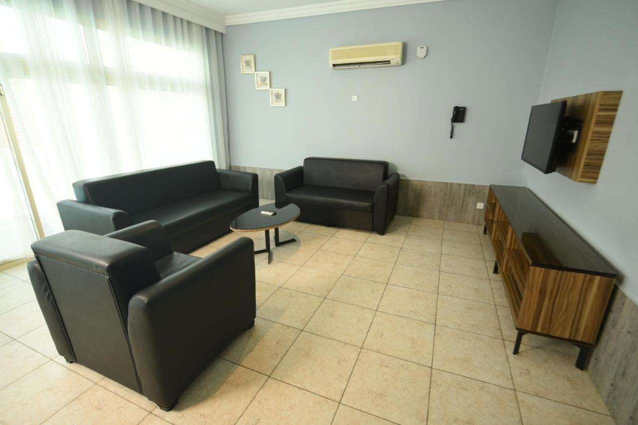 Hotel & Resort Golden Marina Janbu Kültér fotó