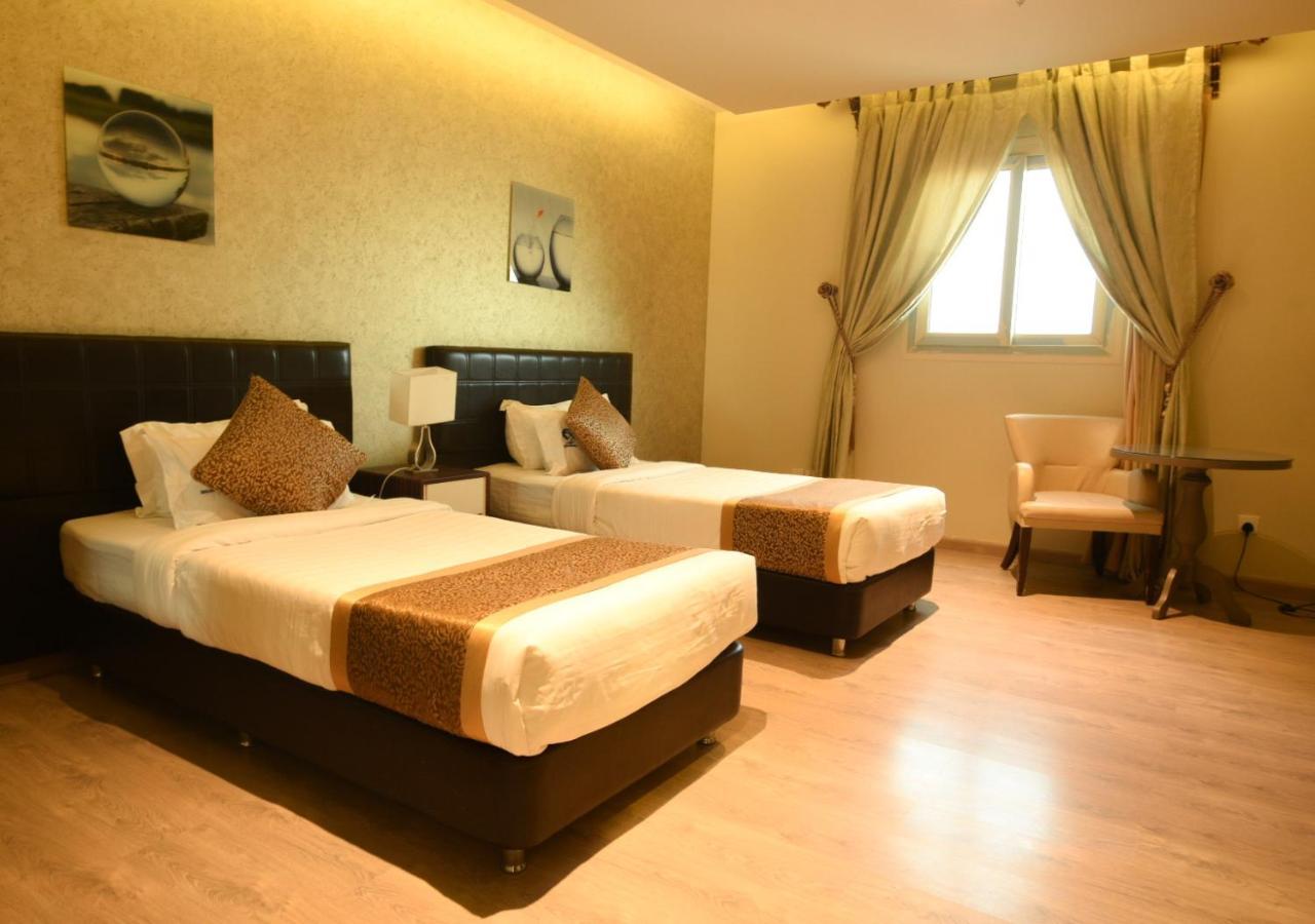 Hotel & Resort Golden Marina Janbu Kültér fotó