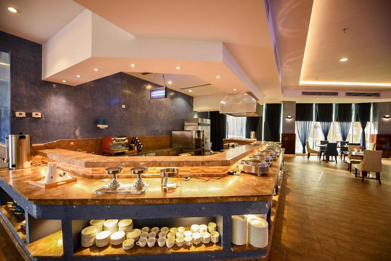 Hotel & Resort Golden Marina Janbu Kültér fotó