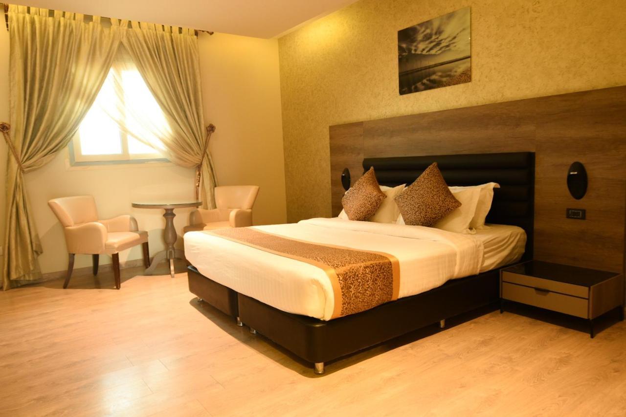 Hotel & Resort Golden Marina Janbu Kültér fotó