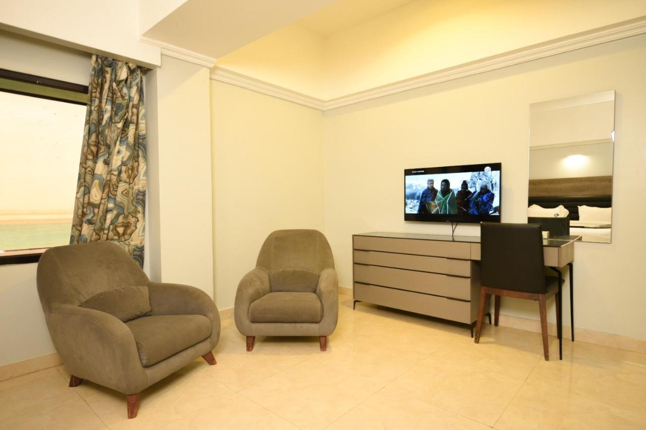Hotel & Resort Golden Marina Janbu Kültér fotó