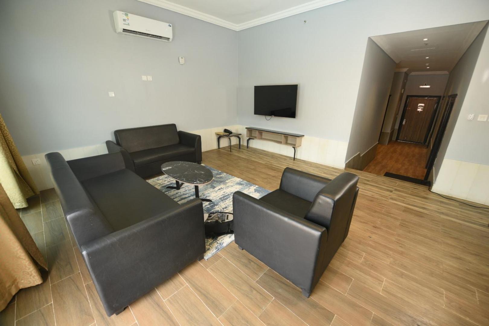 Hotel & Resort Golden Marina Janbu Kültér fotó