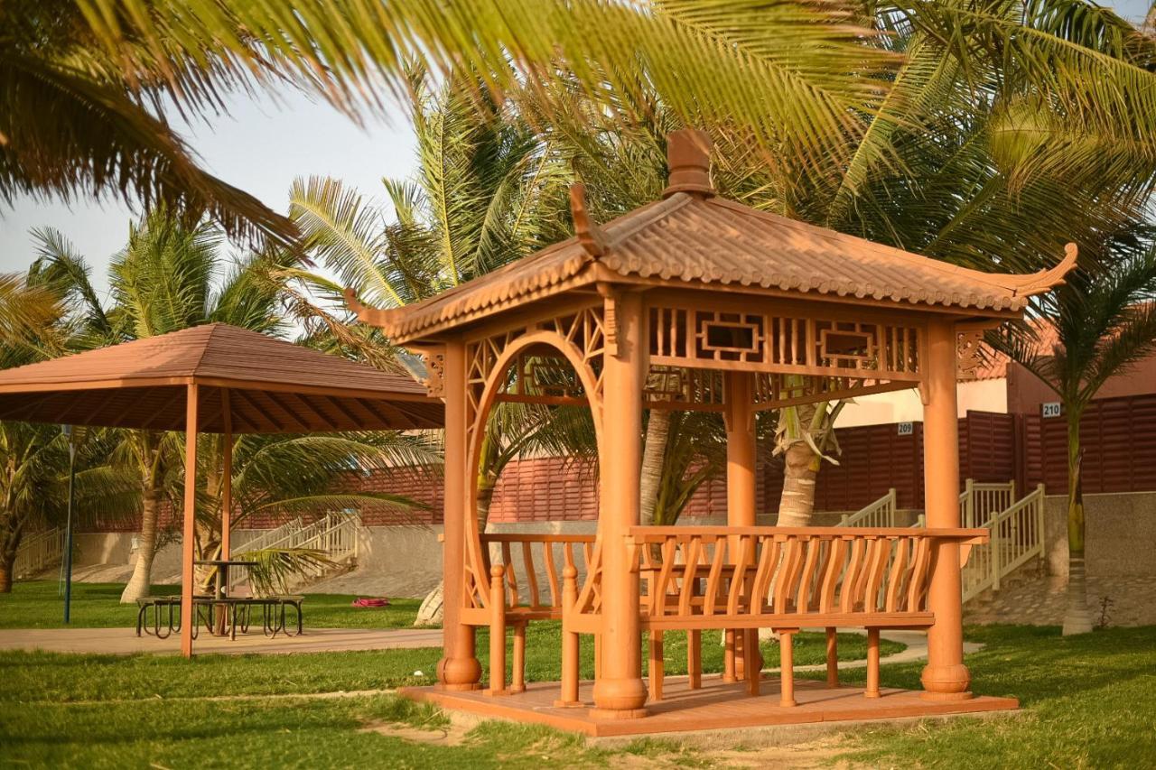 Hotel & Resort Golden Marina Janbu Kültér fotó