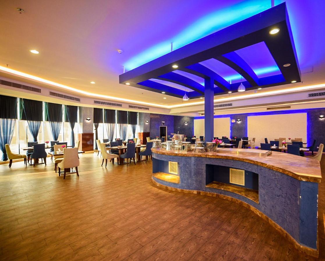 Hotel & Resort Golden Marina Janbu Kültér fotó