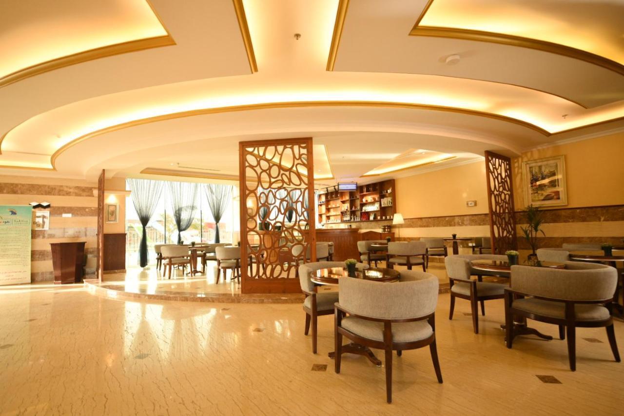 Hotel & Resort Golden Marina Janbu Kültér fotó
