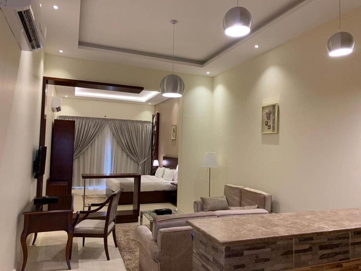 Hotel & Resort Golden Marina Janbu Kültér fotó