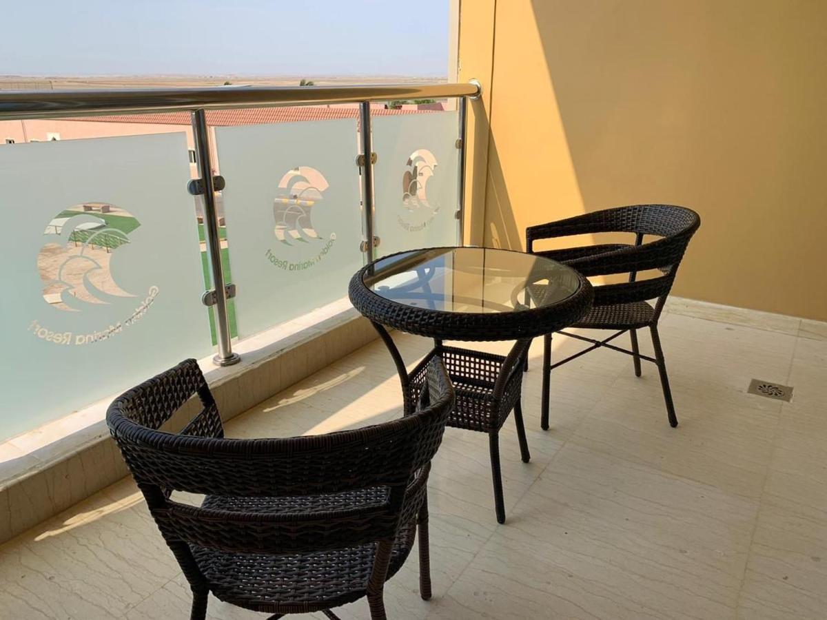 Hotel & Resort Golden Marina Janbu Kültér fotó