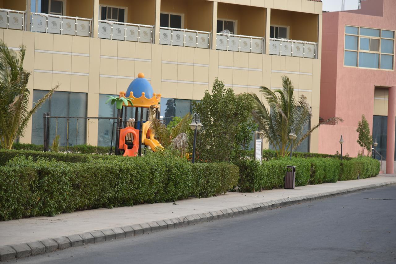 Hotel & Resort Golden Marina Janbu Kültér fotó